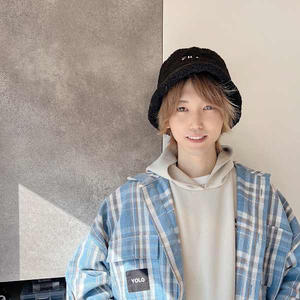 AUTHEN.HAIR【オーセンヘアー】のスタッフ紹介。長江 飛和