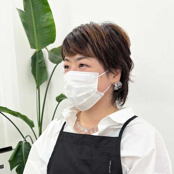 はあとねいる箕面店【ハアトネイルミノオテン】のスタッフ紹介。ミドリ