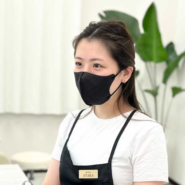 はあとねいる箕面店【ハアトネイルミノオテン】のスタッフ紹介。アヤカ