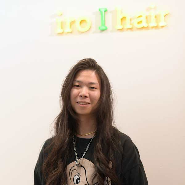 iro I hair【イロアイヘアー】のスタッフ紹介。浅野勇貴 美髪・縮毛