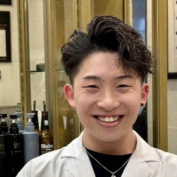 ヒロ銀座 バーバーショップ 札幌本店【HIRO GINZA BARBER SHOP】【ヒロギンザ バーバーショップ サッポロホンテン】のスタッフ紹介。浦田 悠真