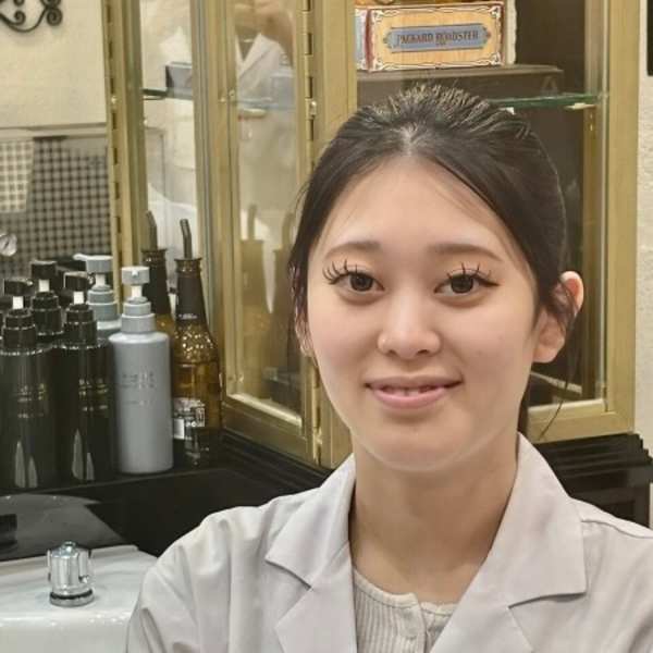 ヒロ銀座 バーバーショップ 札幌本店【HIRO GINZA BARBER SHOP】【ヒロギンザ バーバーショップ サッポロホンテン】のスタッフ紹介。河上 愛紗