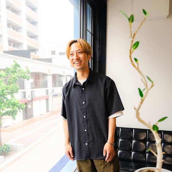newi hair&treatment大分中央町店【ネウィヘアアンドトリートメントオオイタチュウオウマチテン】のスタッフ紹介。TATSU