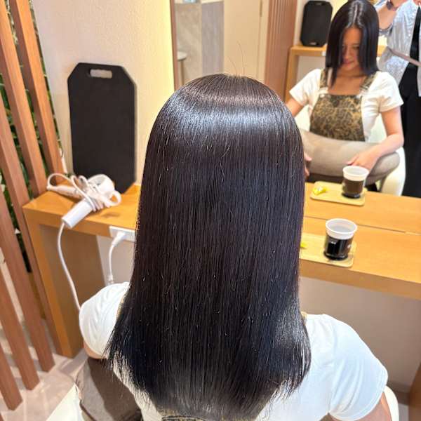 女性必見!広がる髪を髪質改善ストレートで解決!