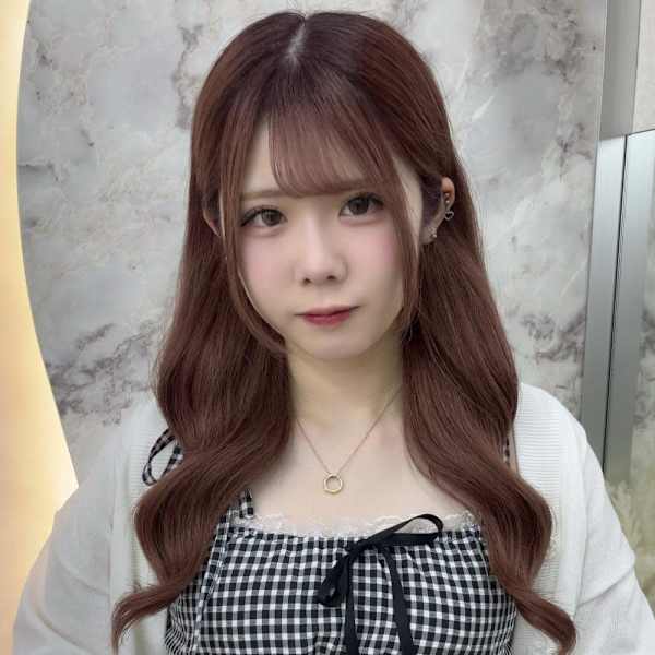 Ess 艶髪/髪質改善/韓国風【エスツヤガミカミシツカイゼンカンコクフウ】のスタッフ紹介。鳥海 ちひな