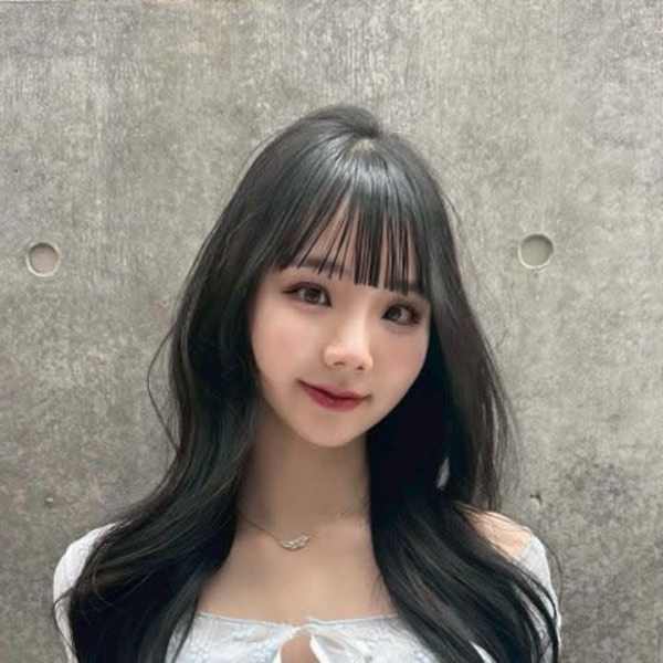 韓国風レイヤーカット×上品暗髪カラー|＋PLUS AVEDA