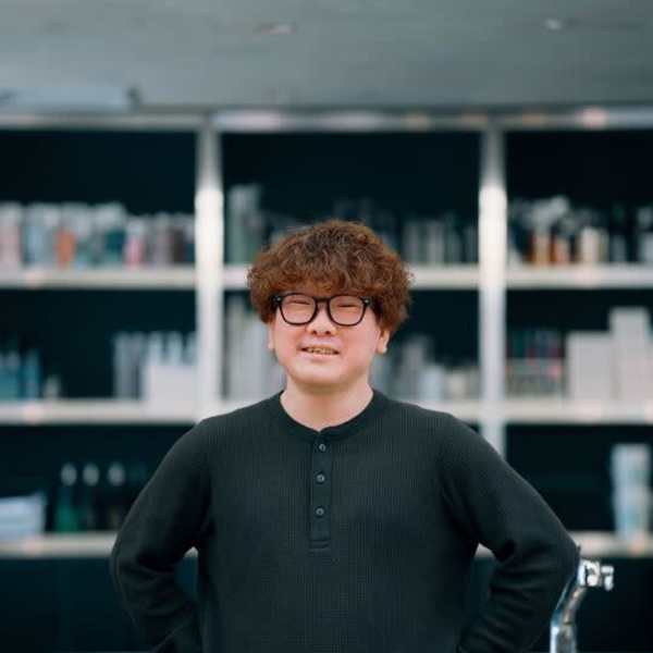 ALL DAY HELLO`S 京都駅前店【オールデイハローズキョウトエキマエテン】のスタッフ紹介。長谷川 しゅん