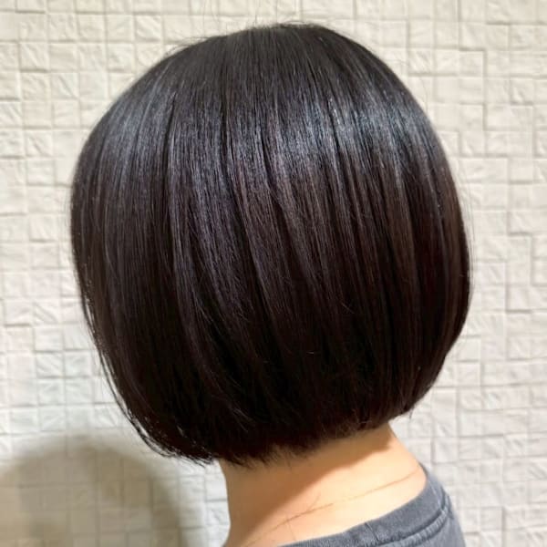丸みショートボブ グレージュ 前下がりボブ 髪質改善 艶髪|Beautissimo 所沢
