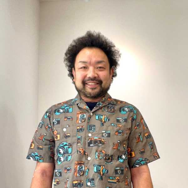 attic hair&relax【アティック ヘアアンドリラックス】のスタッフ紹介。池亀健一
