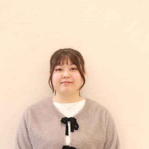 cha-cha Blanc【金剛駅前店】【チャチャブラン コンゴウエキマエテン】のスタッフ紹介。三宅