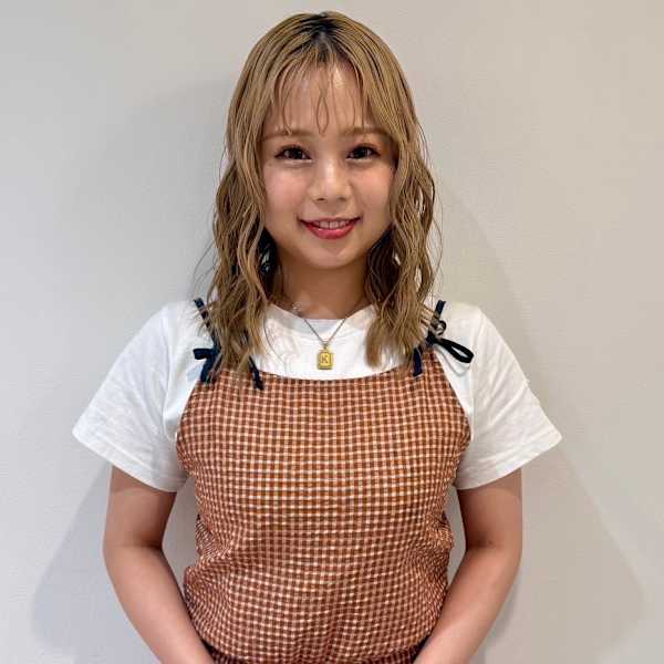 【全席半個室サロン】Natural 仙台東口店【ナチュラル センダイヒガシグチテン】のスタッフ紹介。相沢 花恋