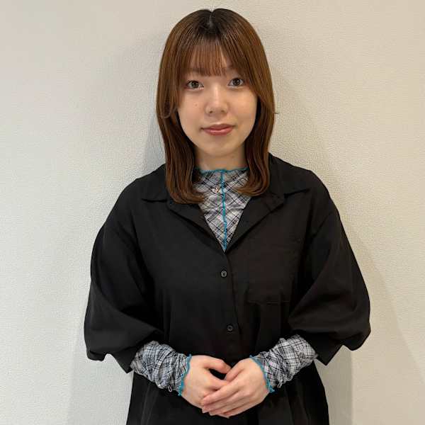 【全席半個室サロン】Natural 仙台東口店【ナチュラル センダイヒガシグチテン】のスタッフ紹介。佐々木 梨乃