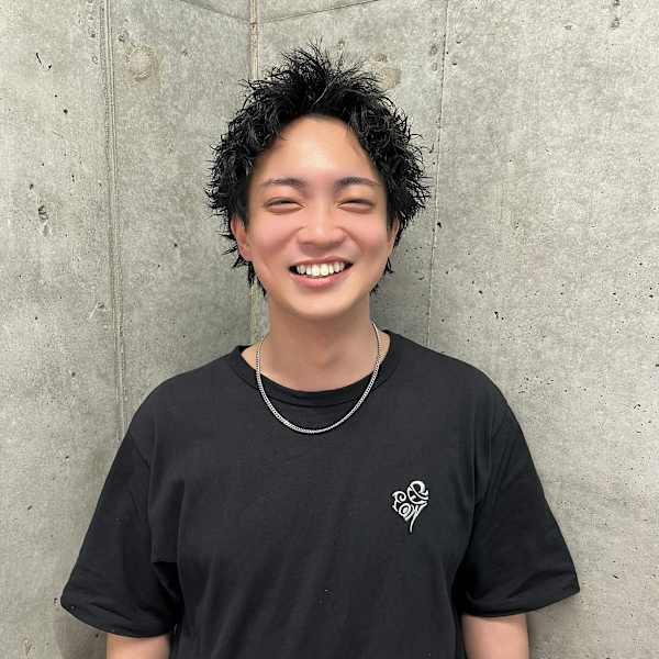 STYLE Smart Salon【スタイルスマートサロン】のスタッフ紹介。部谷 瑠斗