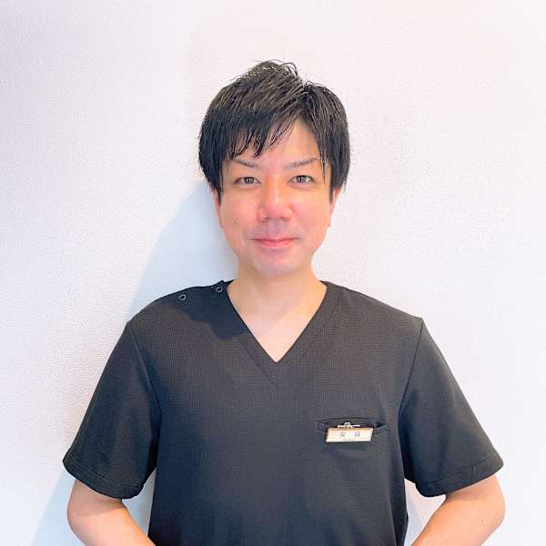 王整体院 梅島店【オウセイタイイン ウメジマテン】のスタッフ紹介。カシワザキ ゴウ