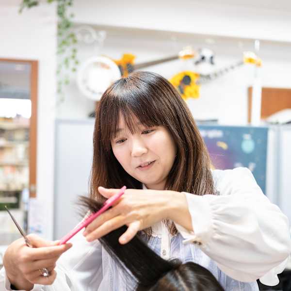 Francvert hair【フランヴェールヘアー】のスタッフ紹介。ア ヤ