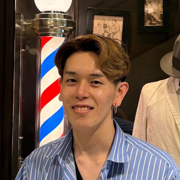 ヒロ銀座バーバーショップ難波店【ヒロギンザバーバーショップナンバテン】のスタッフ紹介。齋藤大晟