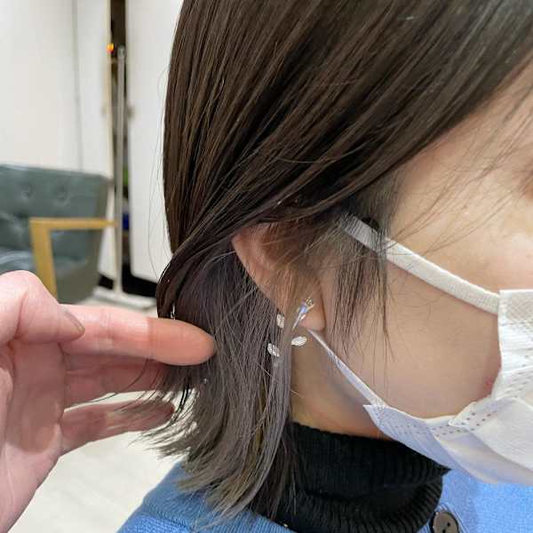 グレージュ/シルバーカラー/イヤリングカラー