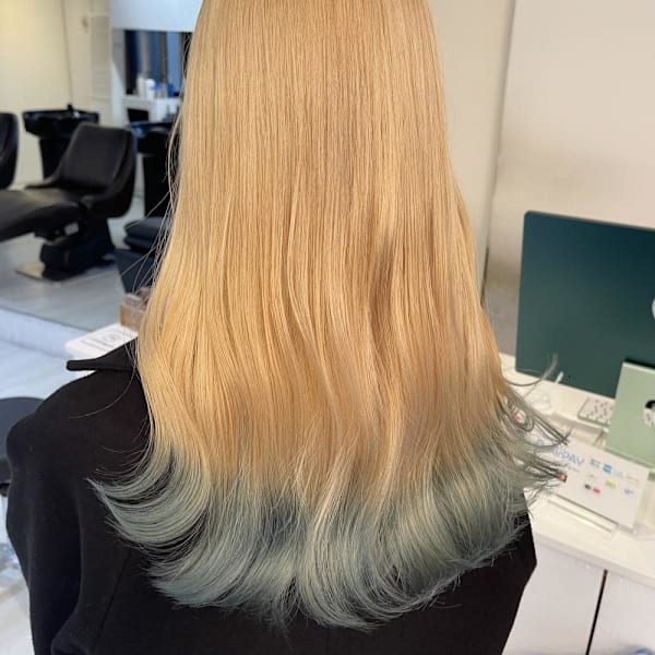 ブロンドヘア/裾カラー/水色カラー/デザインカラー