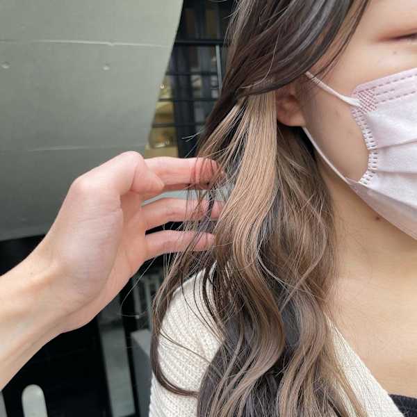 ミルクティーベージュ/インナーカラー/ハイトーンカラー