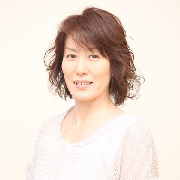 ほうせん花美容室【ホウセンカビヨウシツ】のスタッフ紹介。浅間　由利