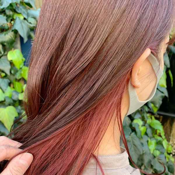 イヤリングカラー　インナーカラー×ピンクベージュ