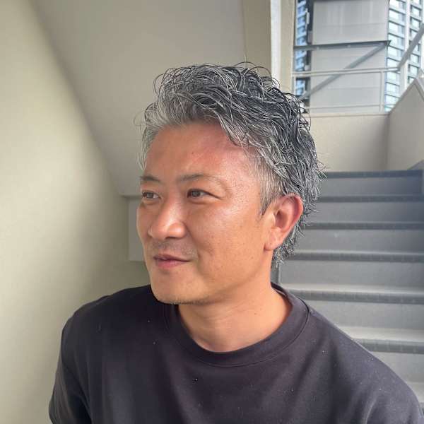 ハチ上のみオールパーパスで巻いたパーマスタイル