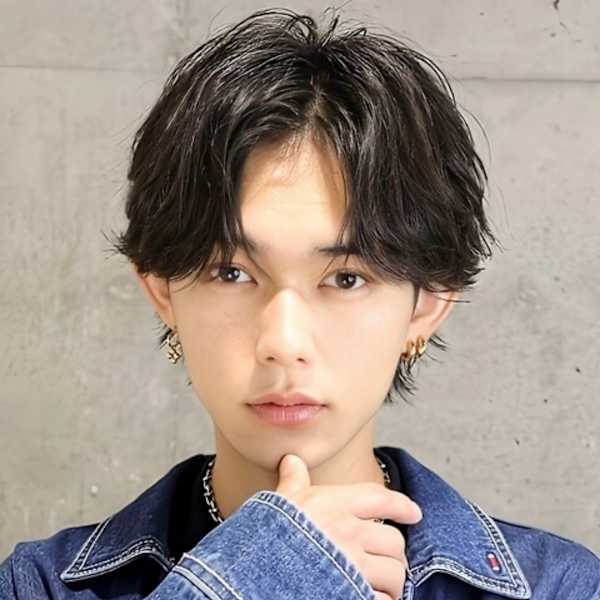 フェザーセンターパート　メンズショート　ニュアンスパーマ