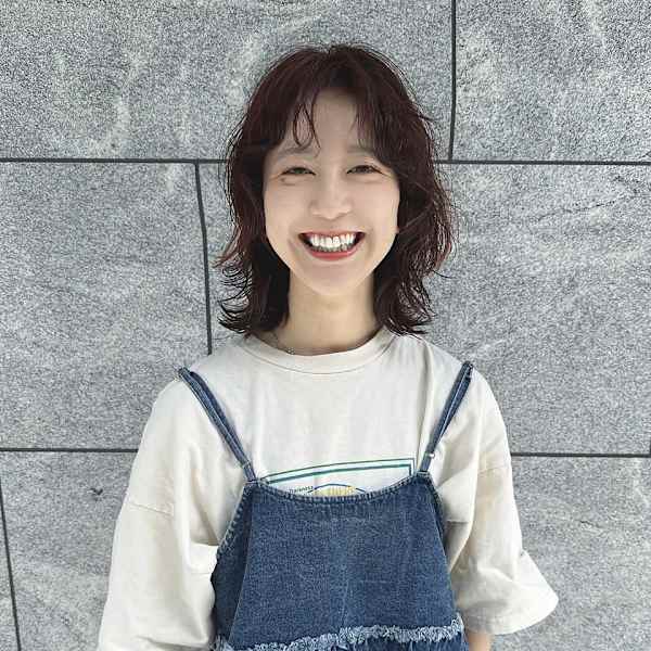 LIENA HAIR SALON 札幌【リーナヘアサロン サッポロ】のスタッフ紹介。佐藤　紫乃
