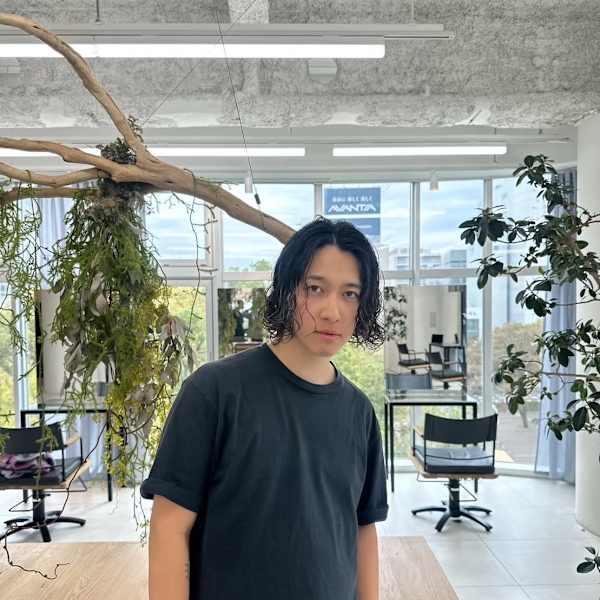 ETOWA【エトワ】【エトワ】のスタッフ紹介。鈴村 ユージ