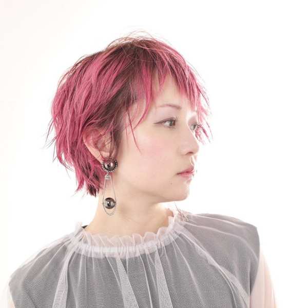 ピンクヘア×モードスタイル