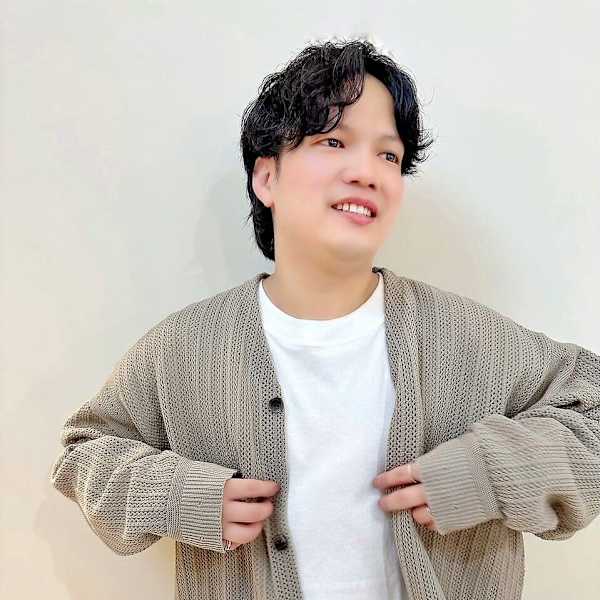 noa Hair Design 町田店【ノアヘアデザインマチダテン】のスタッフ紹介。タカサキ ナオト