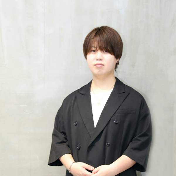 【ヘアケア特化型サロン】newi 梅田【ヘアケアトッカガタサロン ネウィ ウメダ】のスタッフ紹介。kouki