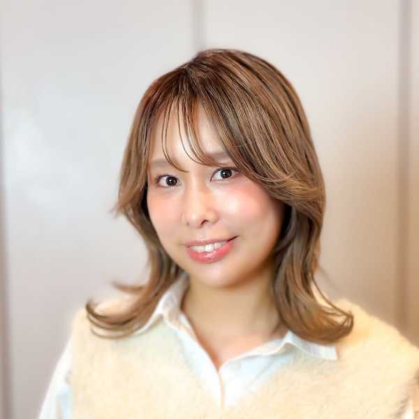 Appias 横浜 Smart Salon【アピアス ヨコハマ スマートサロン】のスタッフ紹介。KANA