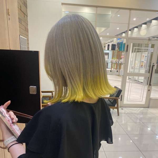 裾カラー×  ホワイトグレージュ