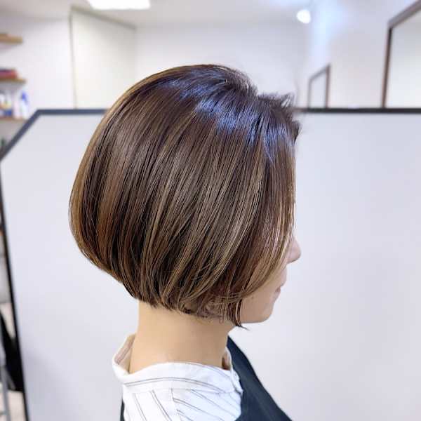 ハイライト透明感🫧白髪ぼかし✖️丸み前下がりショートボブ|Link Heart