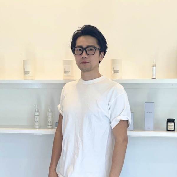 仙台 美容院 siki.salon 髪質改善 完全完結型個室サロン【センダイビヨウインシキサロンカミシツカイゼンカンゼンカンケツガタコシツサロン】のスタッフ紹介。佐藤 直哉