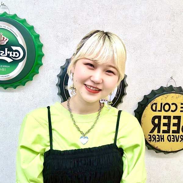 HAIR & MAKE EARTH 大分セントポルタ店【ヘアメイクアース オオイタセントポルタテン】のスタッフ紹介。柿田優花