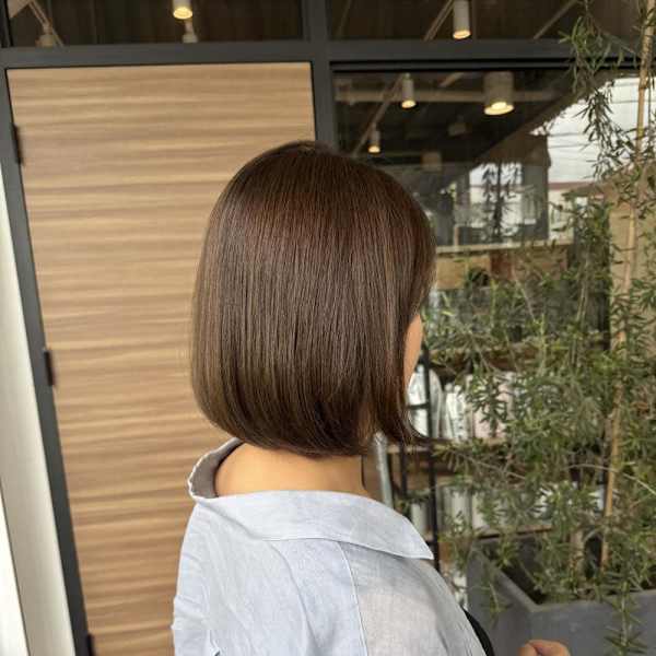 オリーブベージュカラー