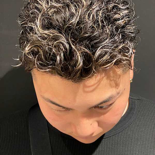 宮城亮太風パーマ×ホワイトメッシュ