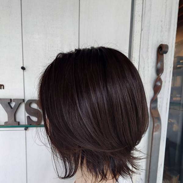 アッシュブラウンの外ハネキュートボブ
