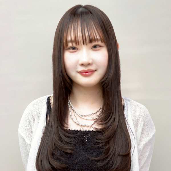 IROW 天神大名店【イロウ テンジンダイミョウテン】のスタッフ紹介。吉村　緋奈乃