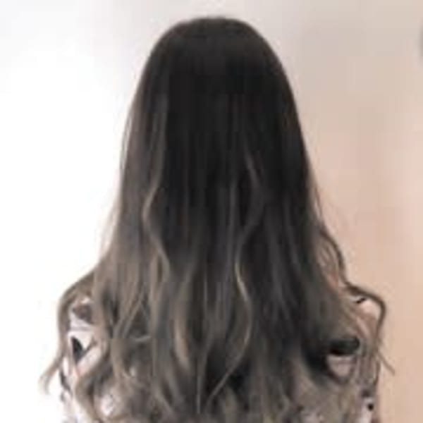 グラデーショングレーカラー