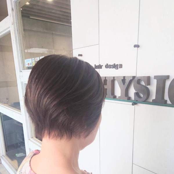 大人な女性のレイヤーカット|PHYSICS