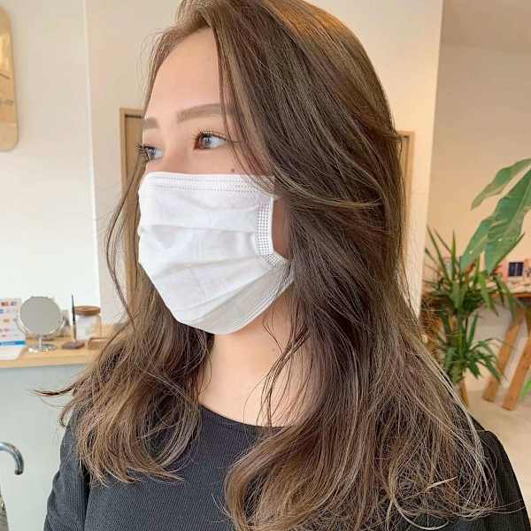 ベージュ系カラー×ハイライト