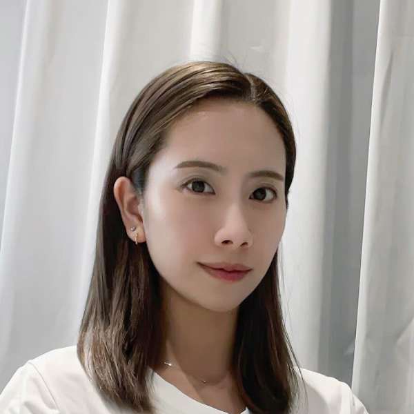 アイブロウ眉毛サロン Mond 新宿三丁目店【まゆげ専門店】【アイブロウマユゲサロン モンド シンジュクサンチョウメテン】のスタッフ紹介。ユリ