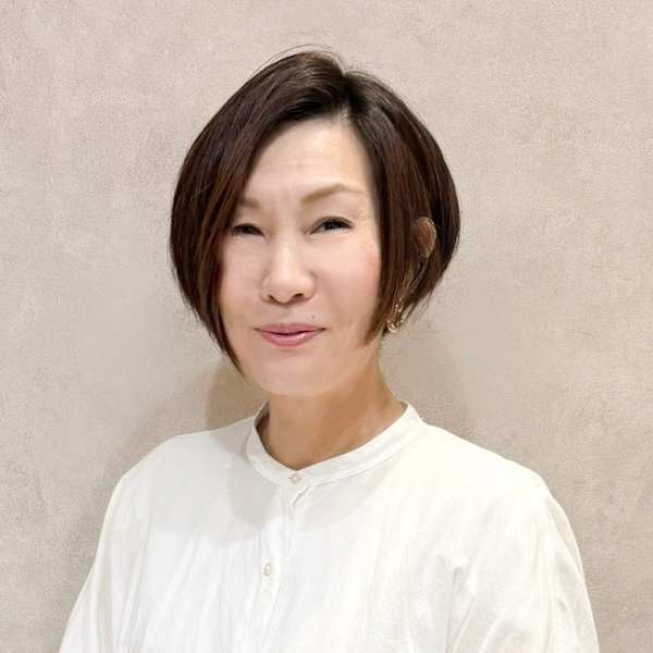 hair's ROSSO【ヘアーズ ロッソ】のスタッフ紹介。飛田