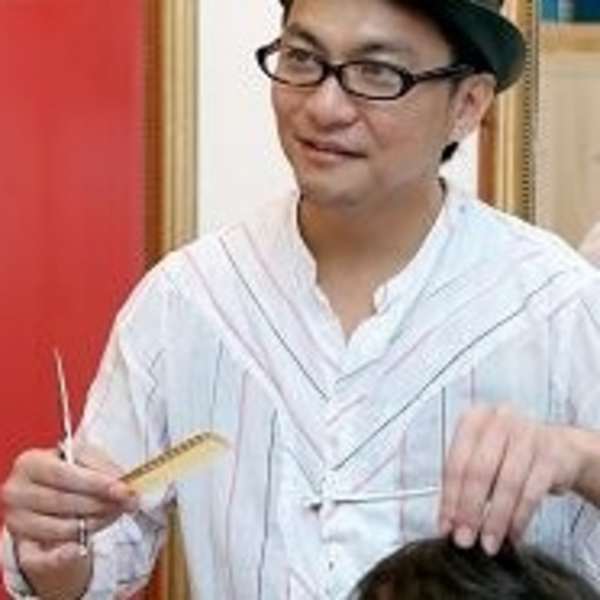 美容室 Atom 髪質改善 艶髪salon【ビヨウシツアトム】のスタッフ紹介。HIDE
