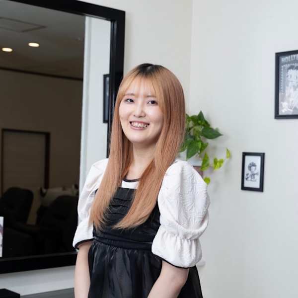 Betty beauty salon【ベティビューティサロン】のスタッフ紹介。AIKA
