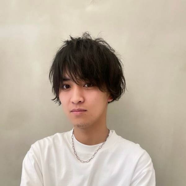 Lond luce 心斎橋【ロンドルーチェ シンサイバシ】のスタッフ紹介。寳田和弘 髪質改善