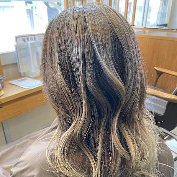 グレージュハイライト×スタイル